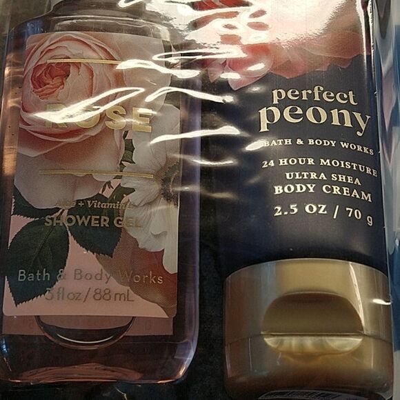 Bath and Body Works Gift Assortment - Picture 2 of 5
